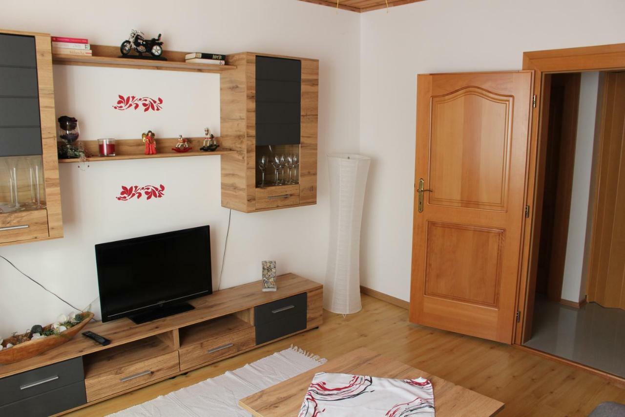 Appartement "Blumengassl" Mörbisch am See Exterior foto